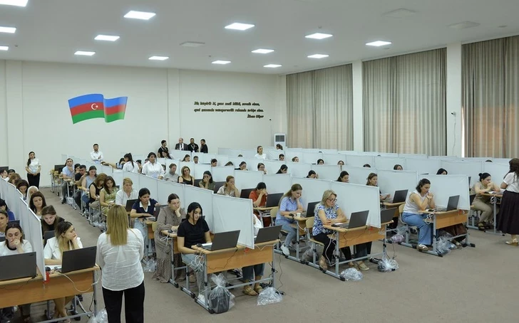 Эмин Амруллаев подчеркнул важность квалификации педагогов для улучшения качества обучения