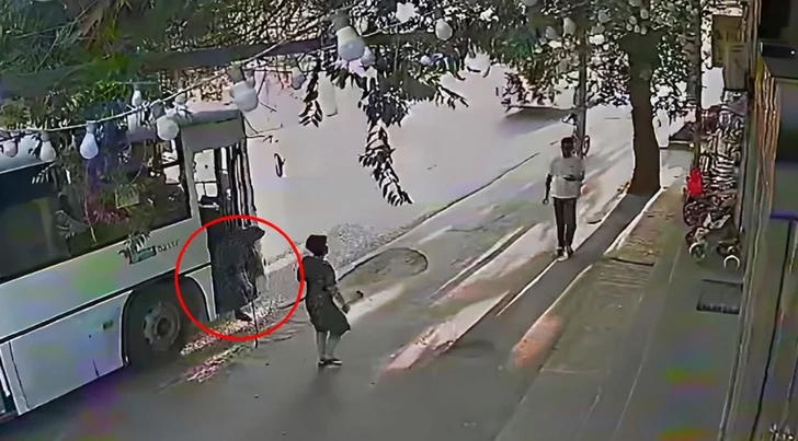 Смертельный наезд в Баку: автобус переехал 75-летнюю женщину, возбуждено уголовное дело