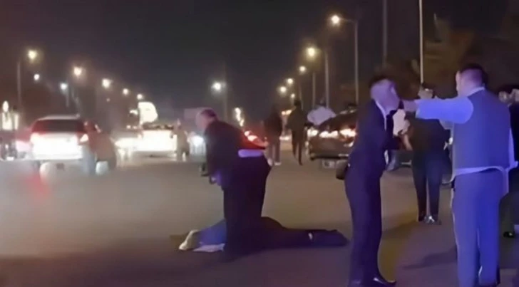 В Баку автомобиль сбил вышедших из дома торжеств женщин: есть погибшая