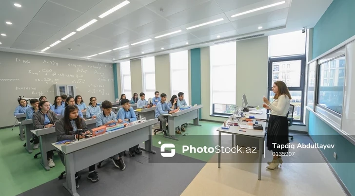Учителя без педобразования в школах Азербайджана: эксперт рассказал, когда это допускается