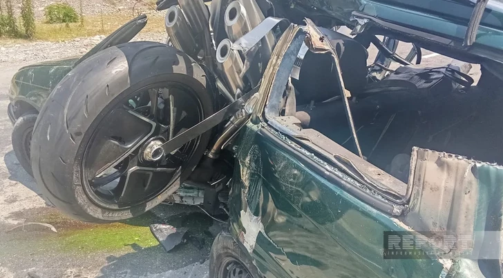 В Исмайыллы при столкновении мотоцикла и Opel погибли три человека