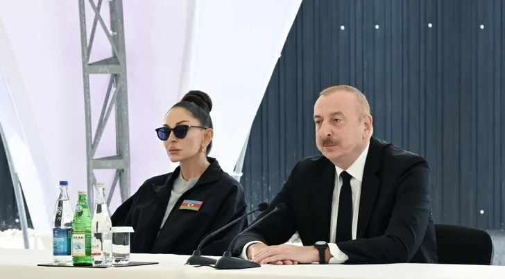 Ильхам Алиев и Мехрибан Алиева приняли участие в открытии VII фестиваля «Харыбюльбюль» в Шуше