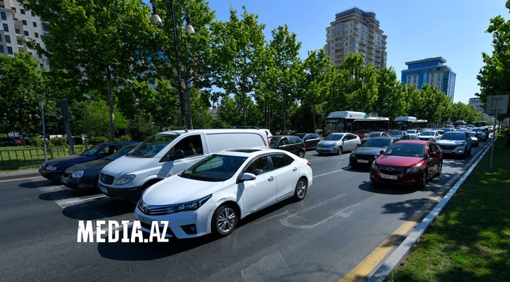 Лето оказалось провальным: почему в Баку снизился спрос на аренду автомобилей