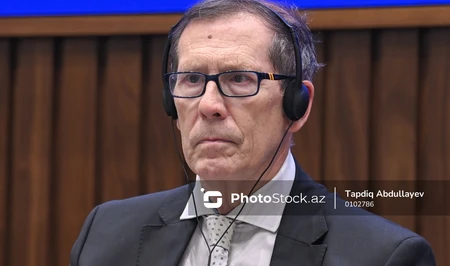 Французский профессор: Макрон посетил Армению, но не приехал в Азербайджан