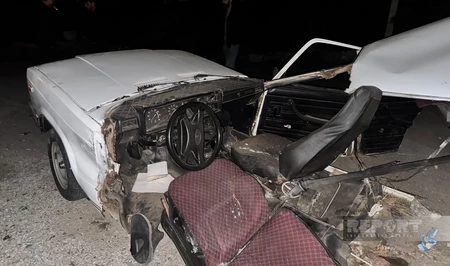 В Самухском районе автомобиль разорвало пополам после столкновения со столбом
