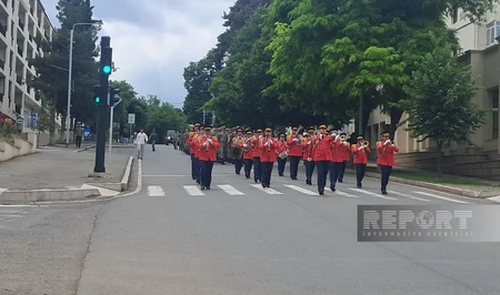 Военный оркестр и торжественный марш: в Ханкенди отмечают День Вооруженных сил