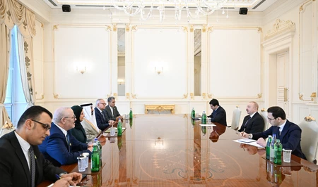 Ильхам Алиев принял делегацию во главе с президентом Арабского парламента
