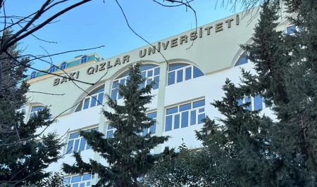 В Азербайджане решают судьбу 1568 студентов закрытого вуза