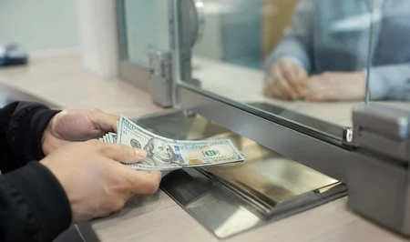 В Азербайджан из Грузии стали переводить больше денег
