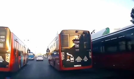 Водители автобусов устроили гонки в Баку - реакция BakuBus