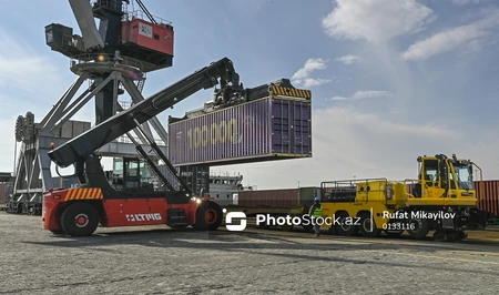 Бакинский морской порт нарастил контейнерные перевозки более чем на 30% за девять месяцев