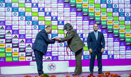 Баку официально передал флаг IJW Астане