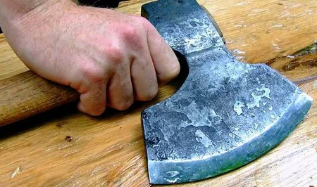 Убил жену кухонным топором: суд вынес приговор об убийстве в Агджабединском районе