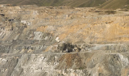 «AzerGold» провел первые буровзрывные работы на месторождении золота «Сёюдлю» (Зод)