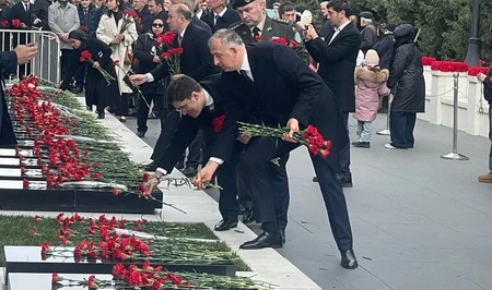 Посол Грузии в Баку посетил Аллею шехидов
