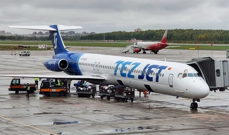 ЧП в Кыргызстане: самолет TezJet совершил жесткую посадку, аэропорт временно закрыт
