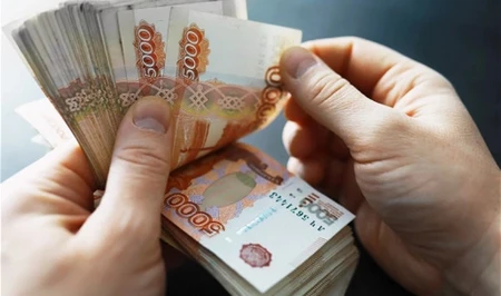 Россия запретила вывоз наличных рублей в ряд стран, включая Азербайджан