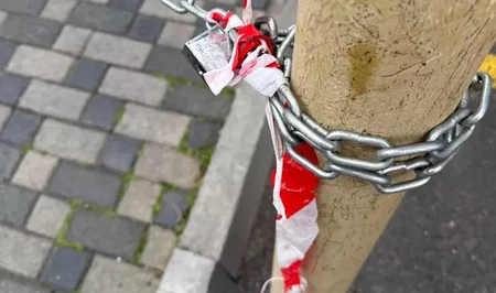 В Баку ресторан обвинили в захвате общественной автостоянки