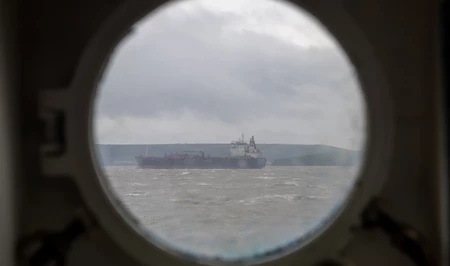 В Ростовской области РФ дроны повредили два танкера, есть пострадавшие