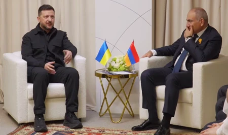 Пашинян провел телефонный разговор с Зеленским