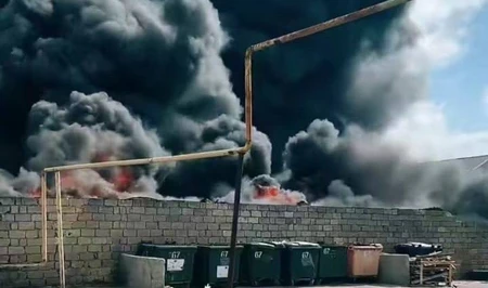На складе с отходами шин в Баку вспыхнул пожар