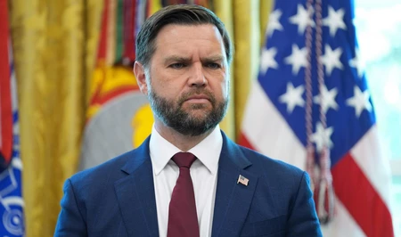 Вэнс: США намерены продолжать усилия по мирному урегулированию в Украине