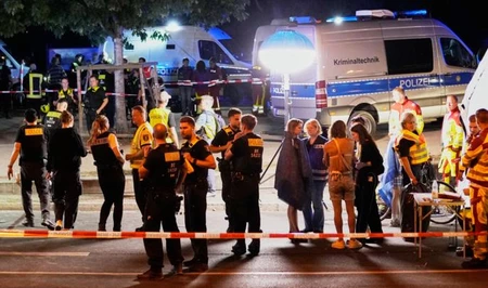В Германии автомобиль на полной скорости въехал в толпу - один погибший, десятки раненых