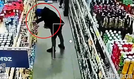 Ранее судимый мужчина совершил кражу в маркете в Баку