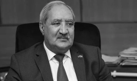 Фазаил Агамалы похоронен на кладбище в поселке Рамана