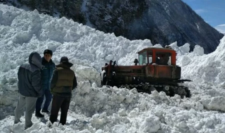 В Дагестане скончалась женщина, которую накрыло лавиной вместе с ребенком