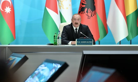 Президент: Нам необходимо продолжать усилия по превращению Азербайджана в транспортный узел