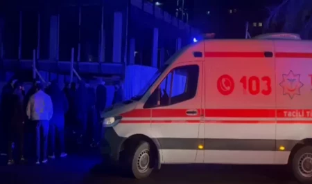 В Сураханах 17-летний подросток напал с ножом на мать: женщина в тяжелом состоянии