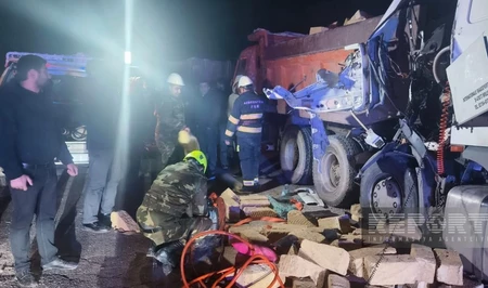 В Гаджигабуле грузовик DAF врезался в КамАЗ: есть погибший