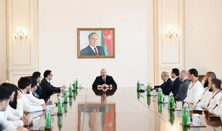 Президент Ильхам Алиев принял борцов, ставших чемпионами в командном зачете на чемпионате Европы
