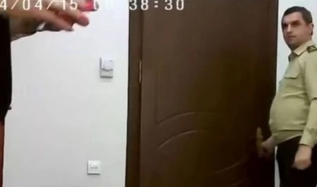 Экс-полковник, получивший известность после скандала с интимными видеозаписями, отозвал заявление