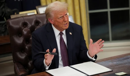 Трамп прекратил торговые переговоры с Канадой из-за «мошеннической» рекламы с Рейганом