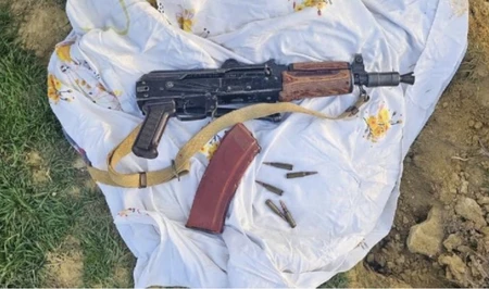 В Баку обнаружен автомат, спрятанный осуждённым до ареста