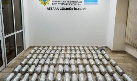 Таможенники Азербайджана обнаружили наркотики в грузовике с салатом из Ирана