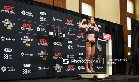 Стартовала официальная церемония взвешивания участников турнира UFC в Баку