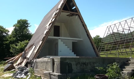 Тест ураганом: насколько прочны и безопасны дома в стиле A-frame при непогоде в Азербайджане?