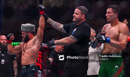 В Баку прошел турнир UFC Fight Night: Рафаэль Физиев одержал победу в главном бою основного карда