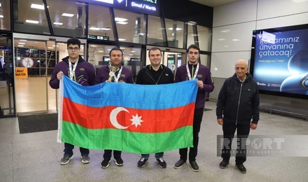 Сборная Азербайджана по шахматам, взявшая серебро ЧЕ, вернулась на родину