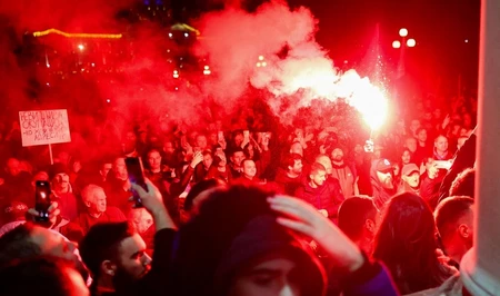 Ночь протестов в Белграде: десятки задержанных и раненый полицейский