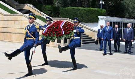Президент Словакии посетил Аллею шехидов