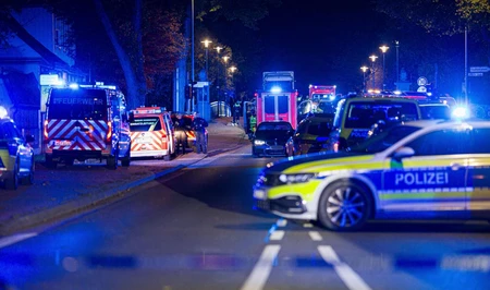 Наезд на толпу в Германии: полиция открыла огонь по водителю