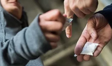 Опасное соседство: наркозависимые тревожат жителей Бинагади