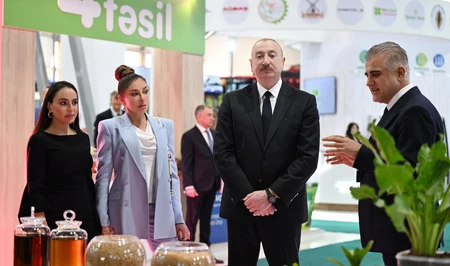 Президент Ильхам Алиев ознакомился с выставками Caspian Agro Week и InterFood Azerbaijan