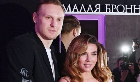 Анна Седокова попала в больницу после смерти экс-супруга