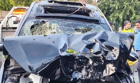 В Гяндже автомобиль врезался в дерево: есть пострадавшие
