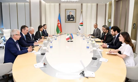 SOCAR обсудила с итальянскими парламентариями сотрудничество в энергетической сфере